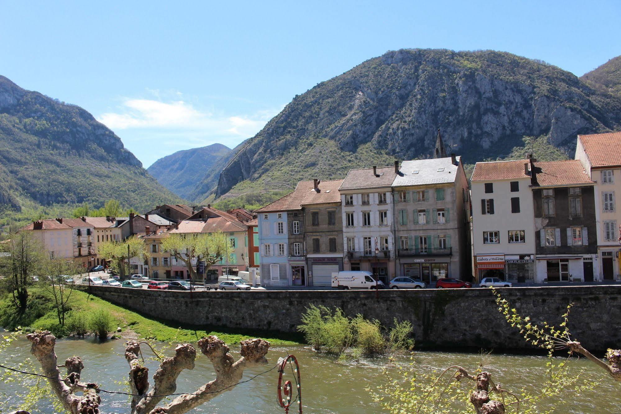 Hotel Confort 09 Ou Hc-09 Tarascon-sur-Ariège Exteriér fotografie